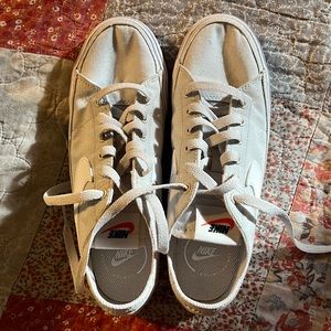 Nike Canvas shoes EUC